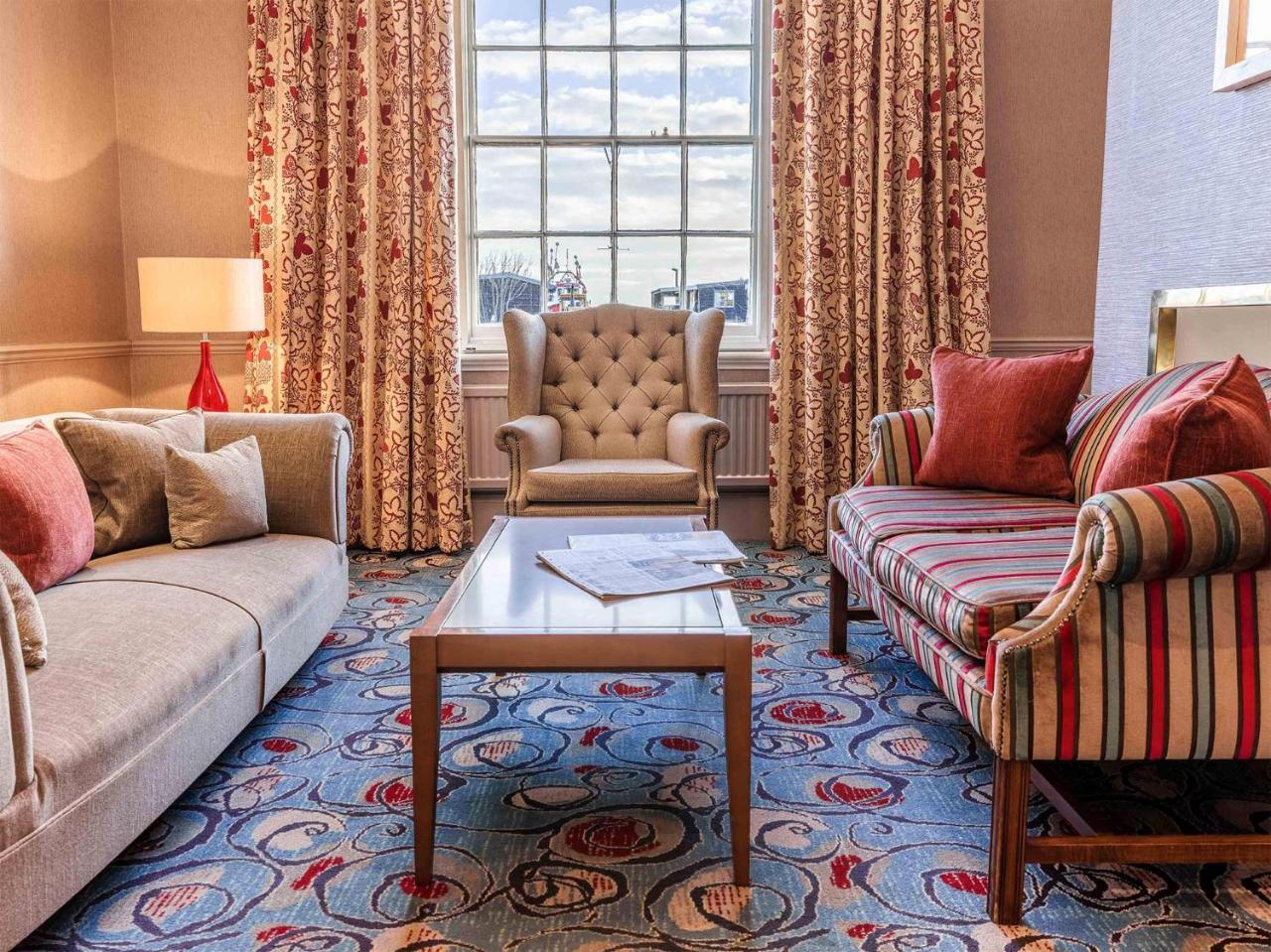 The White Lion Hotel Aldeburgh Bagian luar foto